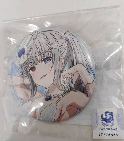 吧唧徽章收到手后立马拍了图片，实物非常美丽，拍出来的图片很惊艳，很好出片，商品包装的也是非常的恰到好处，很舍得给泡沫纸打包非常很到位，多出点 太喜欢了，工艺很完美，很给力很到位！