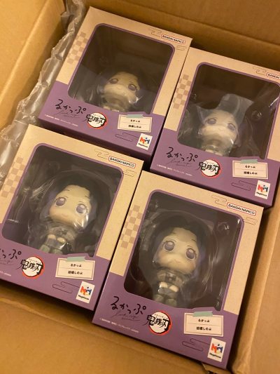 当得知在挖煤姬购买的包裹即将到达时，心中满是期待。每天都在关注物流信息，想象着专辑的样子。终于收到包裹的那一刻，那种惊喜难以言表。从包裹的外观来看，它被包装得很仔细，外层的纸盒没有明显的破损，这显示出卖家的用心。打开包裹，果然！太完美了