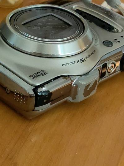 很早就看上了这款fujifilm富士ccd相机，购物过程很顺利愉快，物流给力，不得不说包装真的很好，赞。