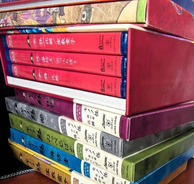 第五箱完美下车，这车走的是海运，正好DVD20张及以下免税，体积也比较大，非常适合走海运，虽然等的时间比较久，但是东西都完好无损。
等了好久终于把DVD买了，特典也都是齐全的。