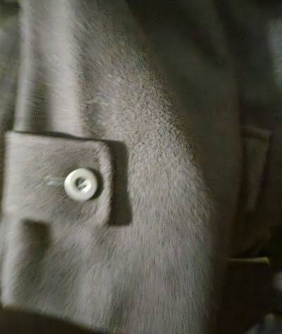 又是一次挖煤之旅。
之前买的时候没仔细看尺寸，这次想着一定要挖到合适尺寸的大衣。嗯，对大衣情有独钟˙ᗜ˙ 搜索之下这款大衣甚得吾心，无论是休闲的款式还是恰到好处的尺寸加上精准的做工、高质感的设计。真的很喜欢，拍下不犹豫好吧。拿到手也是符合预期，美美在圣诞?美好时光穿...