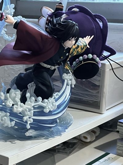 好价切到了一直想要的手办，因为第一次在煤炉买手办不放心就加了拍照服务，发货时也是添加了额外的泡沫纸，结果收到快递的时候快递箱真的超大一个外面还有防水层，手办裹的严严实实直接无痛收获一大把泡沫纸。发货速度也很快真的非常安心