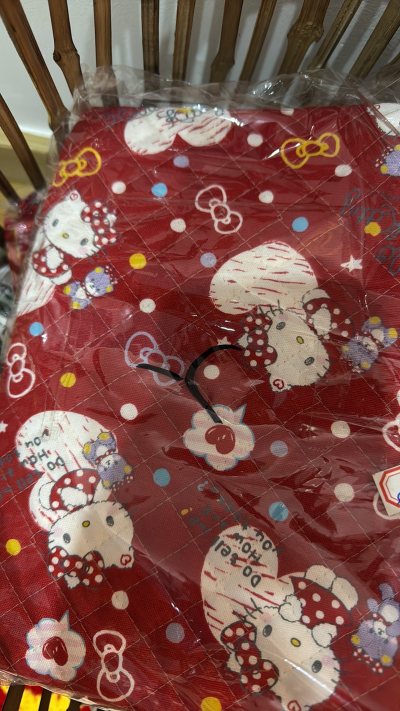到货啦，这次买到了超级好看又很划算的kitty布料超级幸福的，感谢挖煤姬平台给了我们这么好的机会海淘呀