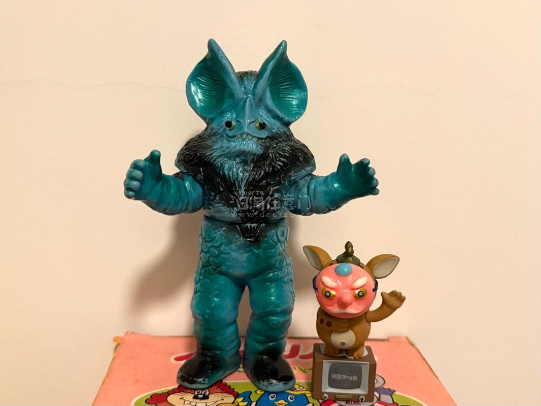七八十年代的老SOFUBI玩具 sofubi popy 70-80年的老popy 伊卡尔斯星人，颜色好看，尺寸适中，胶感不错，造型讨喜