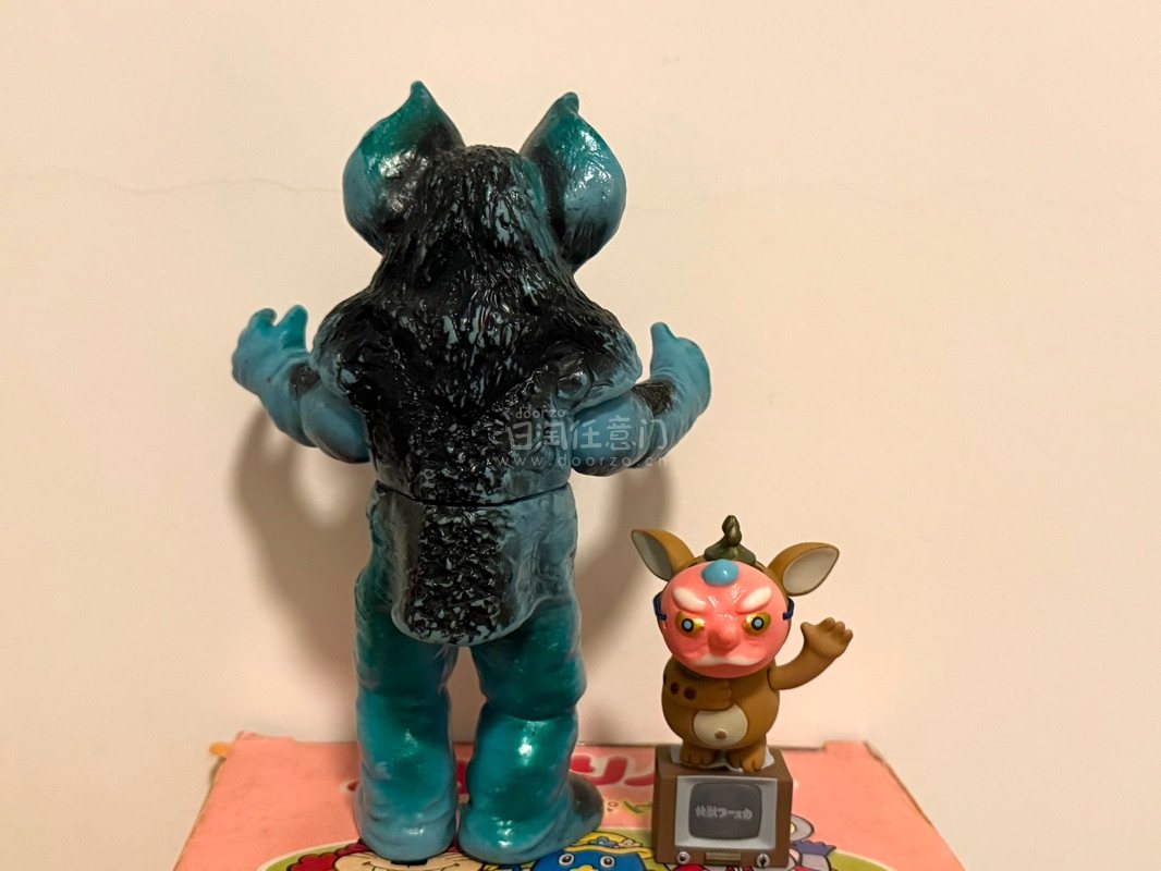 七八十年代的老SOFUBI玩具 sofubi popy 70-80年的老popy 伊卡尔斯星人，颜色好看，尺寸适中，胶感不错，造型讨喜