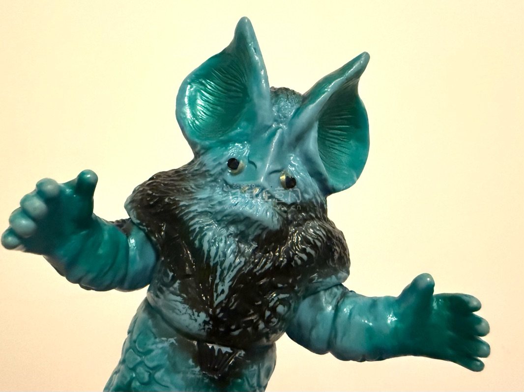 七八十年代的老SOFUBI玩具 sofubi popy 70-80年的老popy 伊卡尔斯星人，颜色好看，尺寸适中，胶感不错，造型讨喜