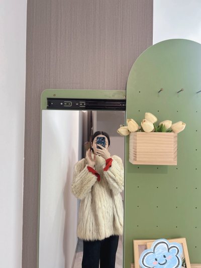 挖煤姬中古貂已收到，从拍下到合单都比较迅速，发货也快，一周的时间就收到了快递，包装的很严实，衣服也很好。