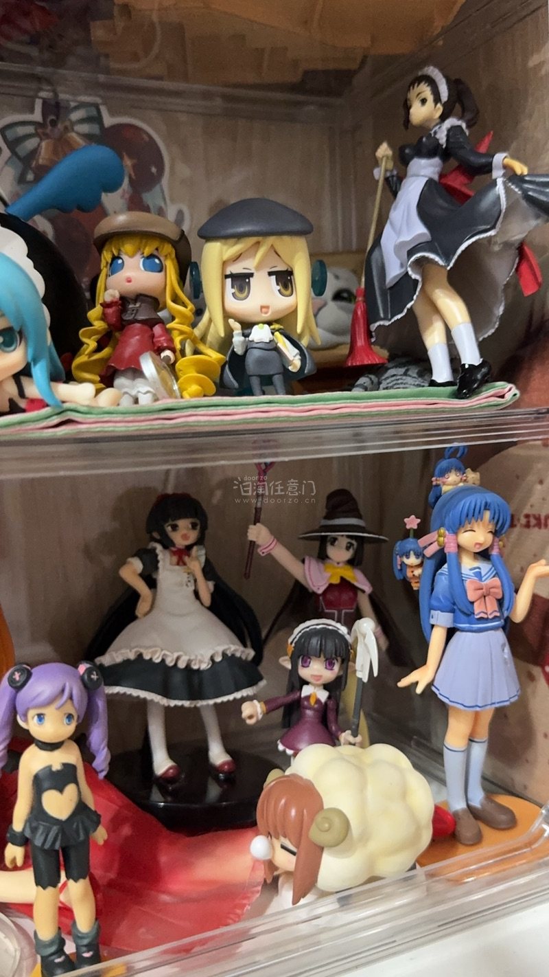 搜罗到了小众中古绝版好物！
偶然间刷到了好价的雅虎日拍
果断出手拿下
中古盒蛋和手办都一级可爱
蔷薇少女和萝莉等时间更是萌王级别
我不会放弃继续搜索小众美少女的！