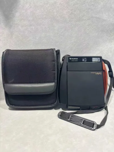 在挖煤姬切的相机成色很新，功能完好，物流速度快，包装严实没磕碰，性价比超高，太满意啦！收到之后就去旅游拍照啦