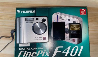 很早就看上了这款fujifilm富士ccd相机，购物过程很顺利愉快，物流给力，不得不说包装真的很好，赞。