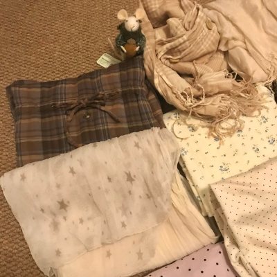 挖到宝的日淘古着体验！挖煤姬真的太懂复古爱好者

作为沉迷古着的淘货党，必须实名夸爆挖煤姬的日淘体验！平台直接对接日本煤炉、乐天等本土站点，不用懂日语也能轻松淘遍日系孤品，从90年代碎花上衣、日制校供大衣到vintage刺绣衬衫，甚至Saga Mink认证的中古皮草...