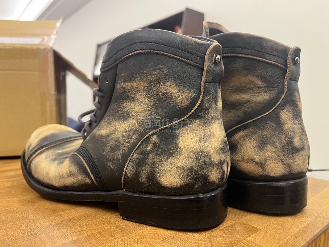 ENHAM×the last conspiracy
太狂了这鞋 挖煤姬大成功700就买回来了 这皮料这工艺太喜欢了