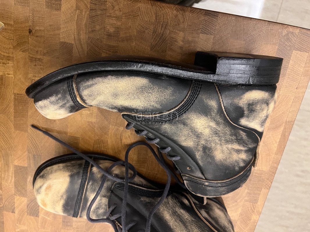 ENHAM×the last conspiracy
太狂了这鞋 挖煤姬大成功700就买回来了 这皮料这工艺太喜欢了