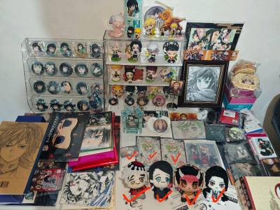 非常萌的磨磨酱???努努超级可爱 吧唧是八月份预定的状态很好 花街明信片也非常美丽 打包很好 到手外包装无任何破损 走了免税