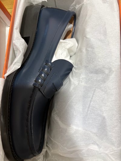 鞋子包装很严实，边角都没有磕坏，箱子很大，物品完美喜欢喜欢，樱花妹写的字好可爱，选了最快的线路，差不多一周就到了