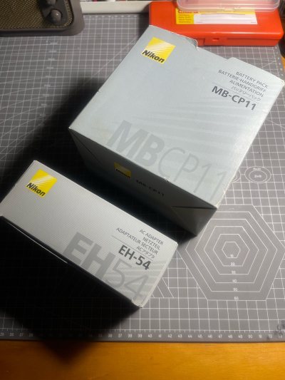 第三次购买，很顺畅。国内找了很久也找不到的配件，这一次在这里被我挖到，立马下手。让老的机器再也不用因为电池问题范愁了。到手时间很快。一周多就到了。