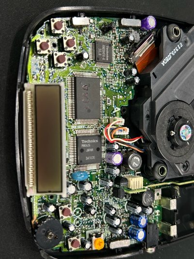 日淘松下CD机，使用日本EMS很快到重庆，收到货很不错，虽然不开机，但拆开电路板很干净没人修理过，非常满意