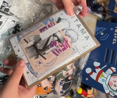 在挖煤姬淘到了心仪已久的宝贝，真的太惊喜了！之前在好多地方都没找到合适的，要么是款式不全要么是品相不好，没想到在这儿轻松就淘到了，品相还超棒！平台的操作也很顺畅，物流速度也超出预期，整个购物体验拉满，已经把挖煤姬安利给身边朋友，以后还会继续在这儿淘货的！