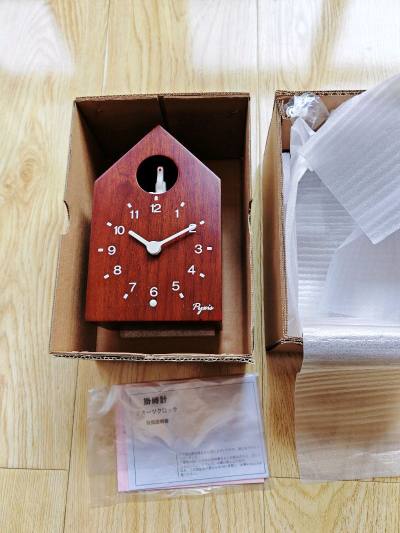 在煤炉淘到了精工布谷鸟实木挂钟，深棕色，箱说齐全，为了节省邮费，选择了海运件，挖煤姬包装的很好，里边放了空气泡泡加固，经过一个月的颠簸，总算收到货了，打开一看，商品完好无损，成色超出预期，很满意。煤炉淘货虽然也有失败体验，但这次让我恢复了信心，继续淘货！