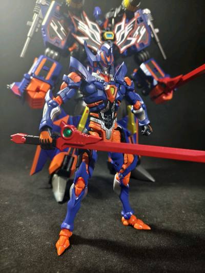 最近在挖煤姬买到了非常好的东西，全新的全能古利特骑士，只花了相比国内购买一半的价钱，走的是竹蜻蜓路线，包装很好，而且价格便宜，东西也没有缺少，可以单独拆除古利特骑士把玩，作为一款换色产品依旧非常的帅