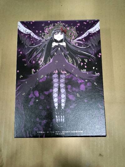 在挖煤姬一次收齐了《魔法少女小圆》TV版BD-BOX和《叛逆的物语》剧场版蓝光！两者都是二手近乎新品相，自带特典，价格却比单买新品温柔太多。跨越宇宙的奇迹与决意，如今完美收藏在架上，这份满足感无可替代。挖煤姬的寻宝体验，总能圆梦。