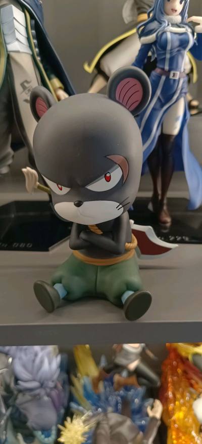 这次是在亚马逊进行的日淘，买到了妖精的尾巴潘沙利利的一个小手办，但是到手盒压蛮严重的，有点影响观感了…总的来说还行