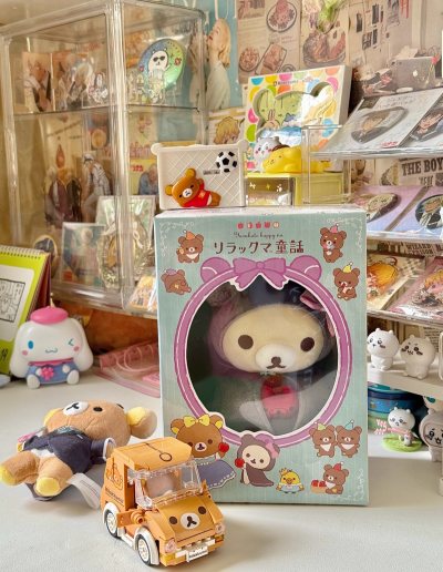 这次买的熊妹妹是在挖煤姬上淘了好久才找到的 走的EMS特别快 差不多七天就到国内了 实物真的特别美萌 而且平台包装的也很好