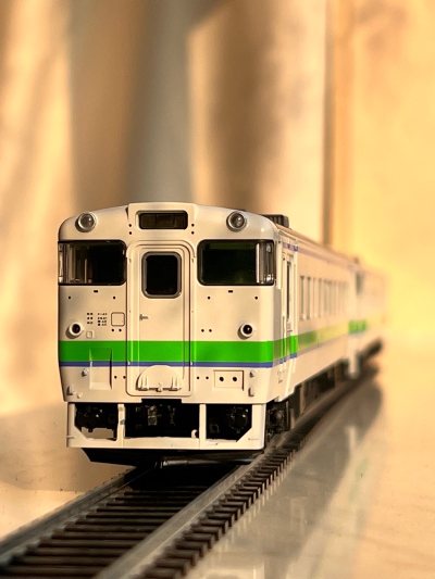 记的一部电影里一组镜头，北海道小站一辆路过的ki ha40，画面非常唯美。海淘一台虽然比本土折完价格略高一点。相对非常方便快捷直邮到手。