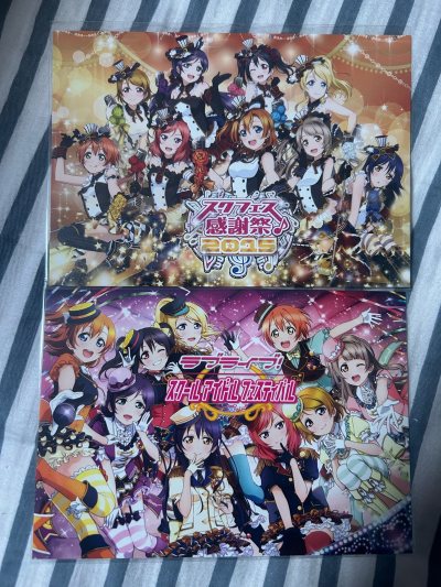 作为挖煤姬和竹蜻蜓物流的老用户，这次专门淘了一批日系明信片，又一次感受到了这套组合的省心与靠谱。
选择竹蜻蜓物流，是因为它对这类轻便小件的适配度极高。付完运费后，物流信息更新得很及时，从日本仓库发出到清关再到国内派送，全程只用了4天，比我之前淘小件时用的普通空运还快...