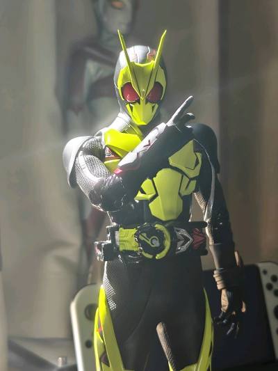 完美入手！RAH假面骑士质感直接拉满? 1/6比例超还原，皮套纹理、金属涂装细节都绝了，素体关节紧实可动性超棒，摆什么姿势都帅到炸裂！做工精细无瑕疵，性价比超高，收藏党闭眼冲，五星好评！