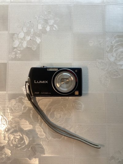 第二次在挖煤姬上海淘ccd了，体验一如既往的好。这次选择了海运，历时32天，包裹到手完好无损，泡沫纸很厚，每个ccd工作人员打包很仔细，没有破损。ccd成色也非常新，很开心~期待下一箱~