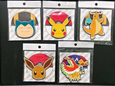 这个包裹对我来说是意义重大的一个，因为买到了心心念念可以说是梦情一般存在的宝可梦20周年帽子皮卡丘亚克力钥匙扣，而且是比较好价买到的，感谢挖煤姬！