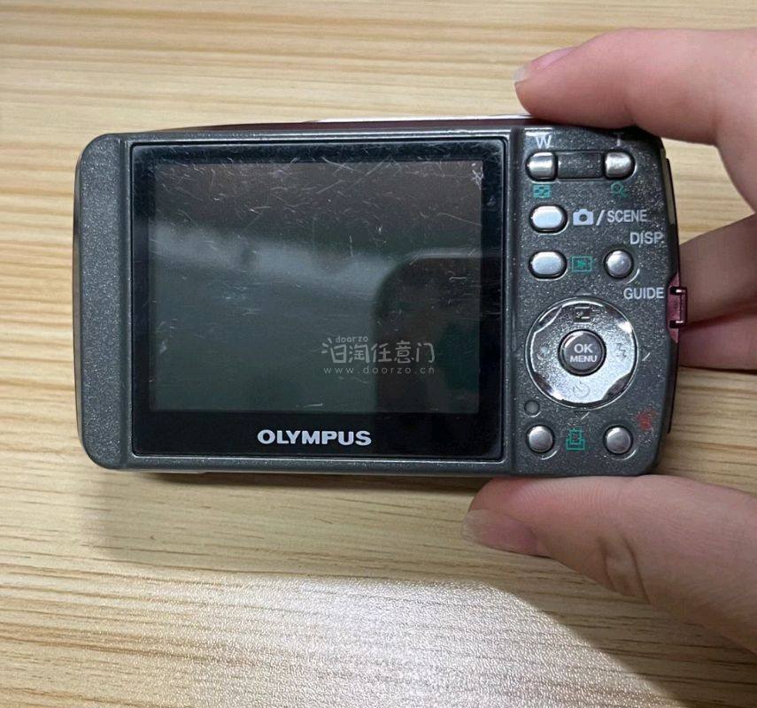 对于我第一次使用这个平台来说，包装非常的细心，很严实，而且购物方面来说也挺方便，而且还自带翻译，对此，我非常满意，后续我会继续使用这个平台的