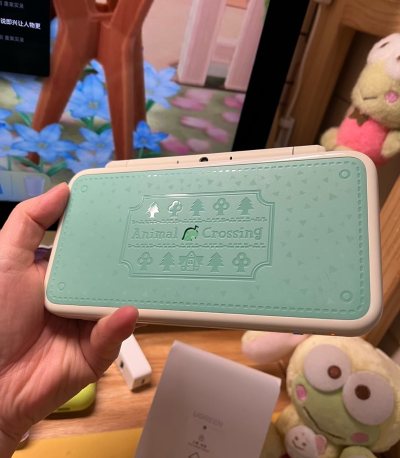 现在新大二动森价格国内越来越高了，好在有挖煤姬，蹲到一台很新的机器，很喜欢包装也很好，安全到达国内。