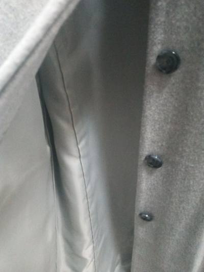 之前一直想买个大衣玩玩，但国内大衣比较容易做很宽撑不起来，于是来挖煤姬看看，找到了非常合适的大衣，赶上活动价格也很合适，整个过程也挺快的～