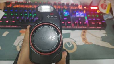 从网上种草了这一款造型奇特的胶片相机，在当今胶卷涨价的背景下，这款全自动可以拍摄半格胶片的胶片相机无疑是更符合现状的。在平台上找到的价格不错功能又完好的这款相机，火速拿下。到手后和卖家描述一样，非常干净。是一次愉快的购物体验。