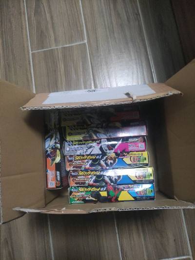 本次因为未拆盒发货，意外因为里面有小糖果，没法发竹蜻蜓，多花了不少运费，不过发货速度挺快的，盒子也没有损伤，不错