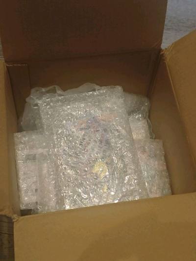 竹蜻蜓max打包的也太好了吧，到手仔细检查了一遍，没有一点损伤！物品状态都很好！气泡是裹了2层的！下次还买！伊莱格哦耶！