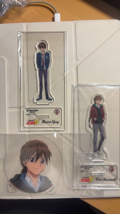 帮朋友切到了一直在蹲的立牌，挖煤姬机械下单很快，也是顺利圆梦了，用了券可以说是非常好价，为了保险购买了拍照服务，也是很令人安心