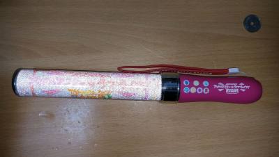 这回在骏河屋收了异次元歌合战的应援棒，这款棒子足足有108色，比同样是万代旗下的，大大方方把七色多段发光当做卖点写包装盒上的暴太郎战队那款太阳眼镜剑厉害多了