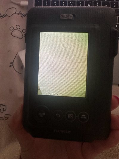 在雅虎日拍用好价价格拍到了拍立得，使用的是小航空快递，6天不到到手，包装很严实！在挖煤姬淘到了好多喜欢的东西很推荐，新年快乐！！！