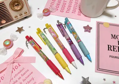 在挖煤姬切的第24箱了，超级超级多好东西，都是可爱的笔。走的是可追踪小航空，速度超级快，价格便宜，好用爱用。