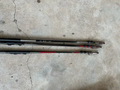 收到了渔具，上手很好，成色很新，虽然是老款，但是用起来真的不错，淘到好物，而且选择的海运方式，一个月都不到就收到，通关速度挺快，我还是很满意了，满意挖煤姬的速度，服务好，客服回复的很有耐心，挖煤姬推荐使用，#不过要自己看好再买。#挖煤姬#年末好物分享