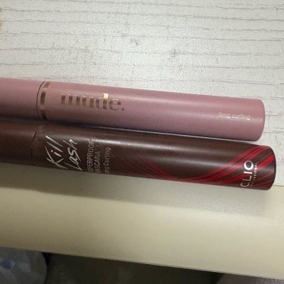买了clio的睫毛膏和mude的睫毛膏，价格很划算！非常好用，还收了盘dior的停产腮红，不愧是停产色号，实在是美丽！非常满意的购物！