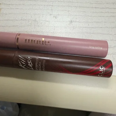 买了clio的睫毛膏和mude的睫毛膏，价格很划算！非常好用，还收了盘dior的停产腮红，不愧是停产色号，实在是美丽！非常满意的购物！