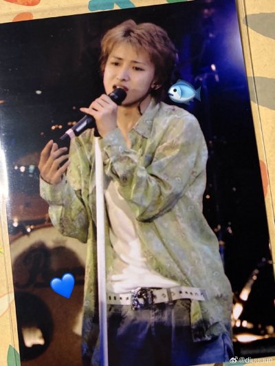 用了挖煤姬很多次啦，这次是第一次合单，物流效率很快，包装也都一如既往的好。是之前在国内的平台也找了很久的稀有场限，终于在挖煤姬上蹲到好价！还有一些古早周边也很特别，开心~