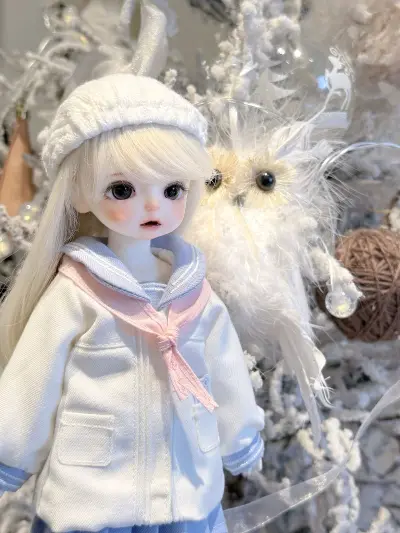 谁懂啊！挖煤姬的韩淘功能直接封神✨
270块挖到六分BJD宝藏娃，还自带三套衣服+一顶假发，性价比直接拉满！娃体质感在线，妆容精致不敷衍，衣服版型也很贴合，上手完全不像这个价位的东西～
最惊喜的是运费才60，比我之前找的其他转运便宜太多，物流速度也超预期，包装得...