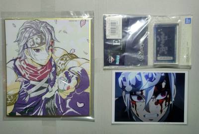 是的，宇髄天元。一个美男子，色纸美到爆炸。感谢挖煤姬用高效安全的运输和打包将它送入我手中，且运费也物美价廉。继续回购！