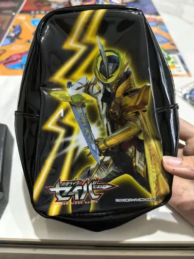 这次选择的是竹蜻蜓专线，7个包裹才30多块钱邮费，不用填面单真让人安心。淘到的物品基本都是全新的，哪怕标的是中古也没有任何使用痕迹。可惜这几天天气实在太差了，光线不好拍不出实物的美貌