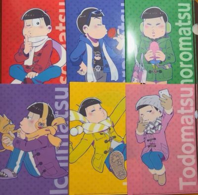 新的一年到啦，收到了买的许多文件夹，实用又好看的谷子最让人喜欢了！这次走的是竹蜻蜓max专线，打包的很好，速度很快，很满意！